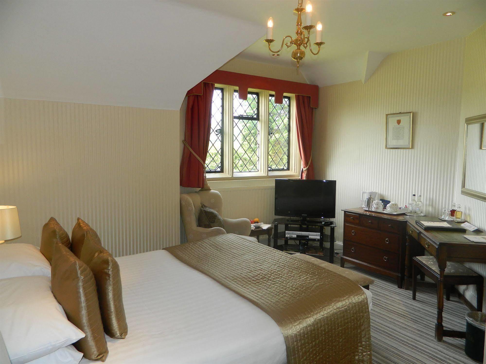 Eastwell Manor, Champneys Hotel & Spa Ashford  Bagian luar foto